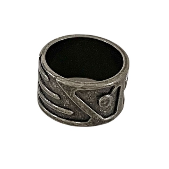 Stylish Gray Metal Ring with Accents 2.5” Circumference - Picture 4 of 14